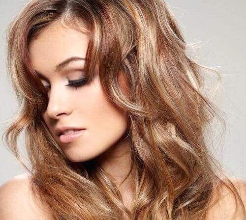 Forneça volume com ondas para mulheres com pouco cabelo