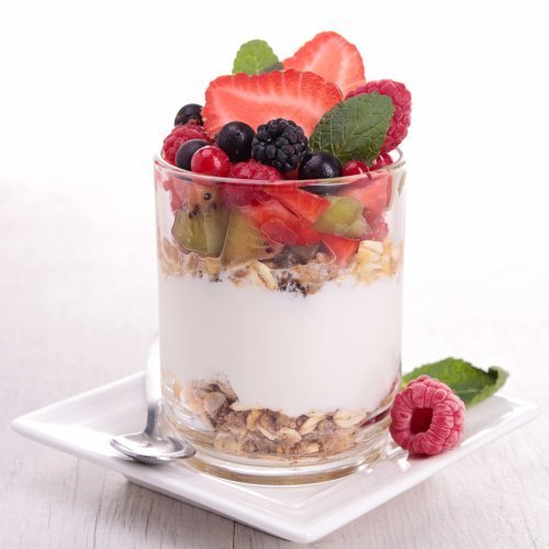 Iogurte com muesli e frutas
