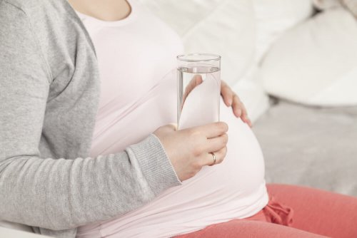 Por que a água com gás é perigosa na gravidez?