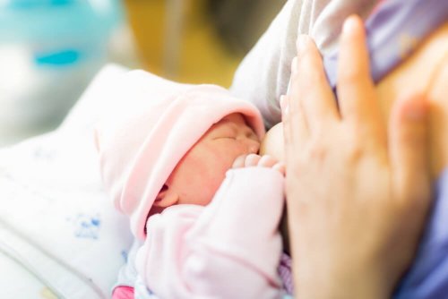 A preparação do parto ajuda a saber como dar de mamar
