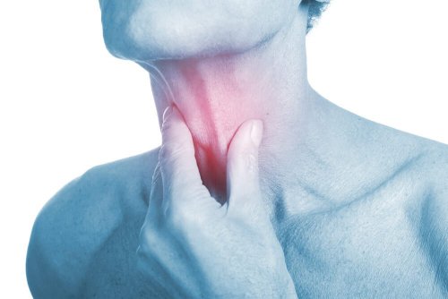 4 remédios antibióticos para aliviar uma infecção de garganta