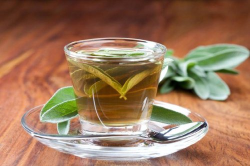 Infusão para aliviar a faringite
