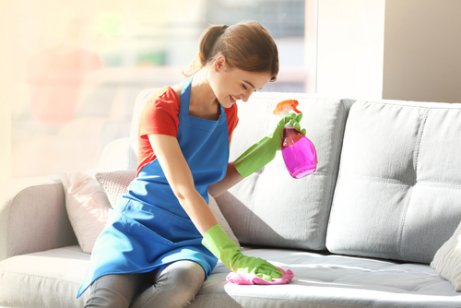 5 ingredientes para limpar a poeira dos móveis