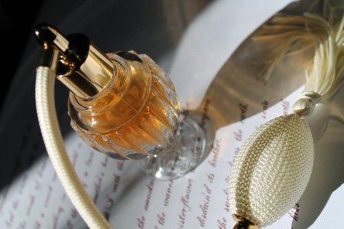 4 coisas que podemos fazer com frascos de perfumes velhos