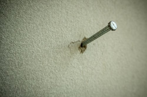 Como pregar um prego na parede