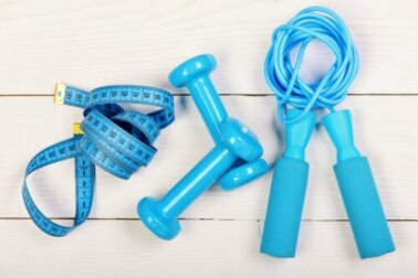 6 benefícios de pular corda, um exercício muito completo