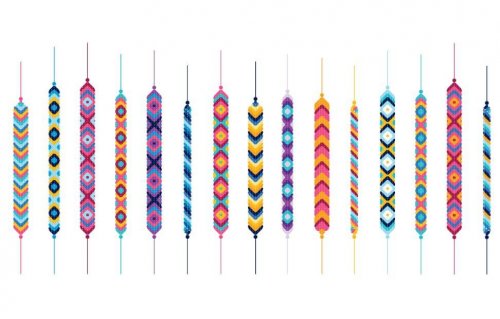 Pulseiras com fios coloridos