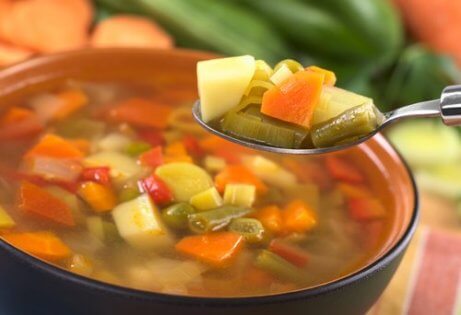 Sopa de legumes para o jantar