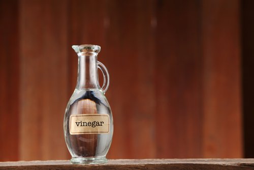 Vinagre branco ajuda a manter a cozinha impecável