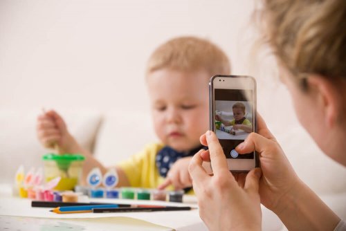 5 coisas que não deveria publicar sobre seus filhos na Internet
