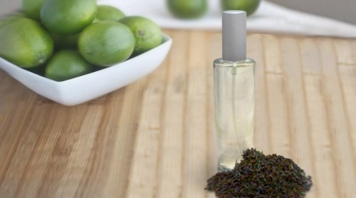 Como fazer um spray aromatizante para eliminar odores?