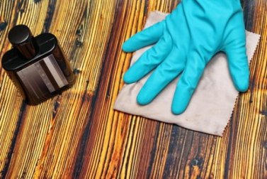 5 truques para disfarçar arranhões na madeira