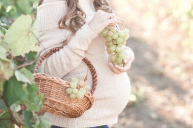 Por que é bom comer uvas durante a gravidez?