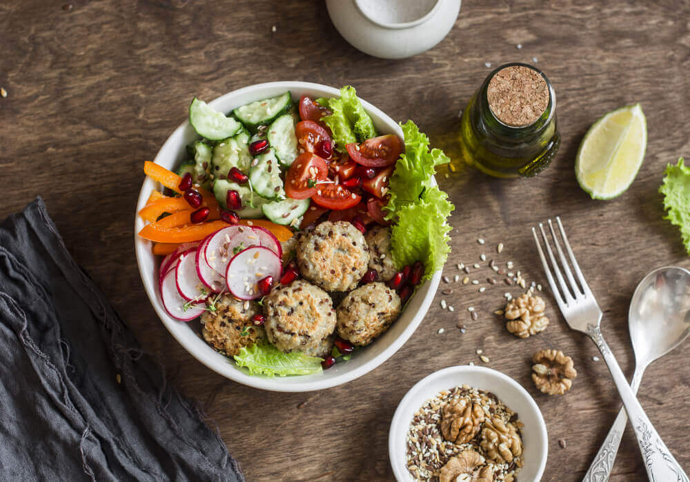 Bolinhos de quinoa e grão-de-bico Bolinhos de quinoa e grão-de-bico