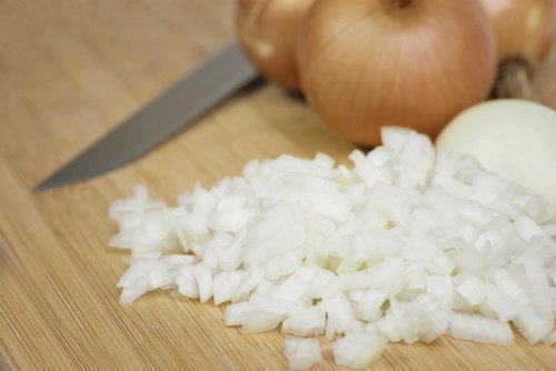 A cebola pode curar o terçol