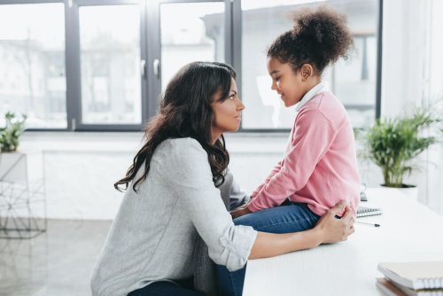 Mãe com sua filha pequena