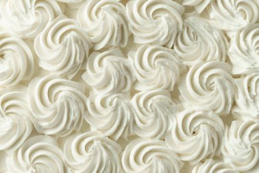 Aprenda a preparar um creme decorativo para bolos
