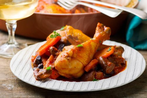 Delicioso frango ensopado ao estilo da avó