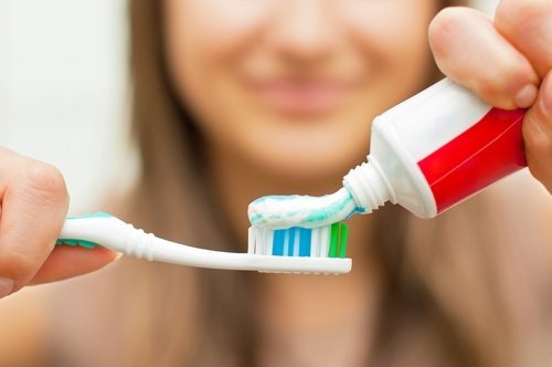 Tente superar os desejos escovando os dentes