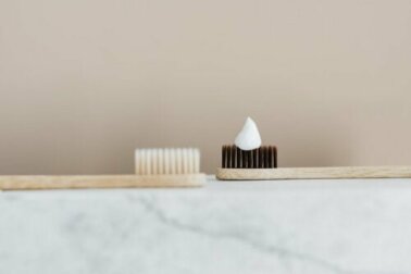 Usos alternativos do creme dental que você vai gostar de conhecer