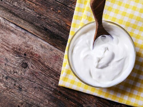 Receita para preparar iogurte grego em casa
