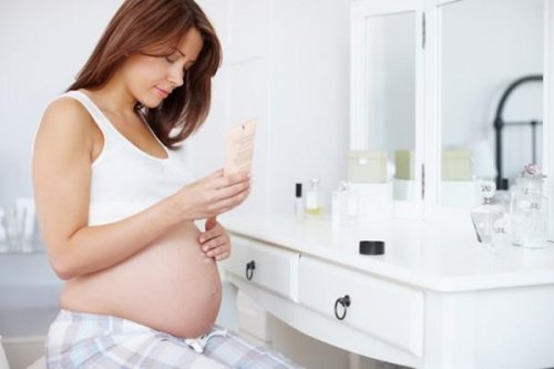 A mulher grávida não deve usar qualquer crem  é um dos mitos falsos sobre a gravidez