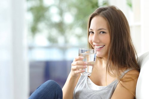 Beber bastante água ajuda a combater a psoríase