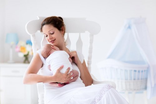 O contato físico com nossos filhos é necessário para se recuperar após o parto