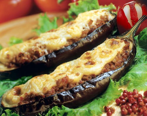 Berinjelas recheadas com carne