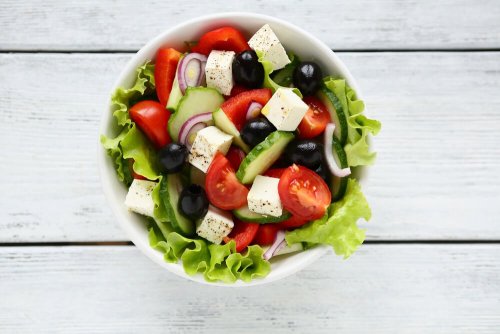 Receita para surpreender com uma deliciosa salada grega