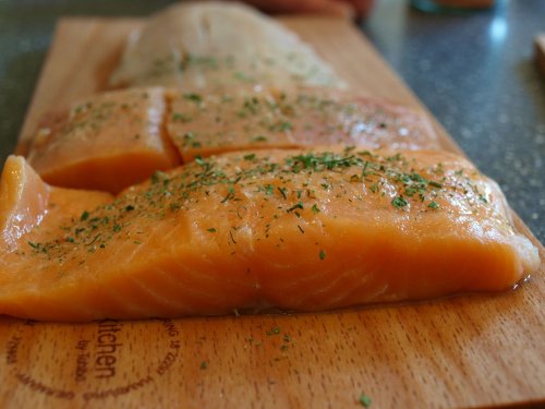 Receita com hortelã e salmão