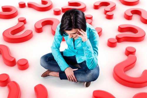 Mulher com dúvidas sobre seu relacionamento