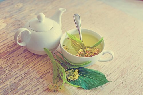 Chá de tília-remédios naturais para a epilepsia