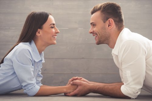 O amor influencia o cérebro e ficamos alegres