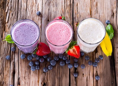 Sucos de fruta não cítricas para curar a tosse seca em crianças 
