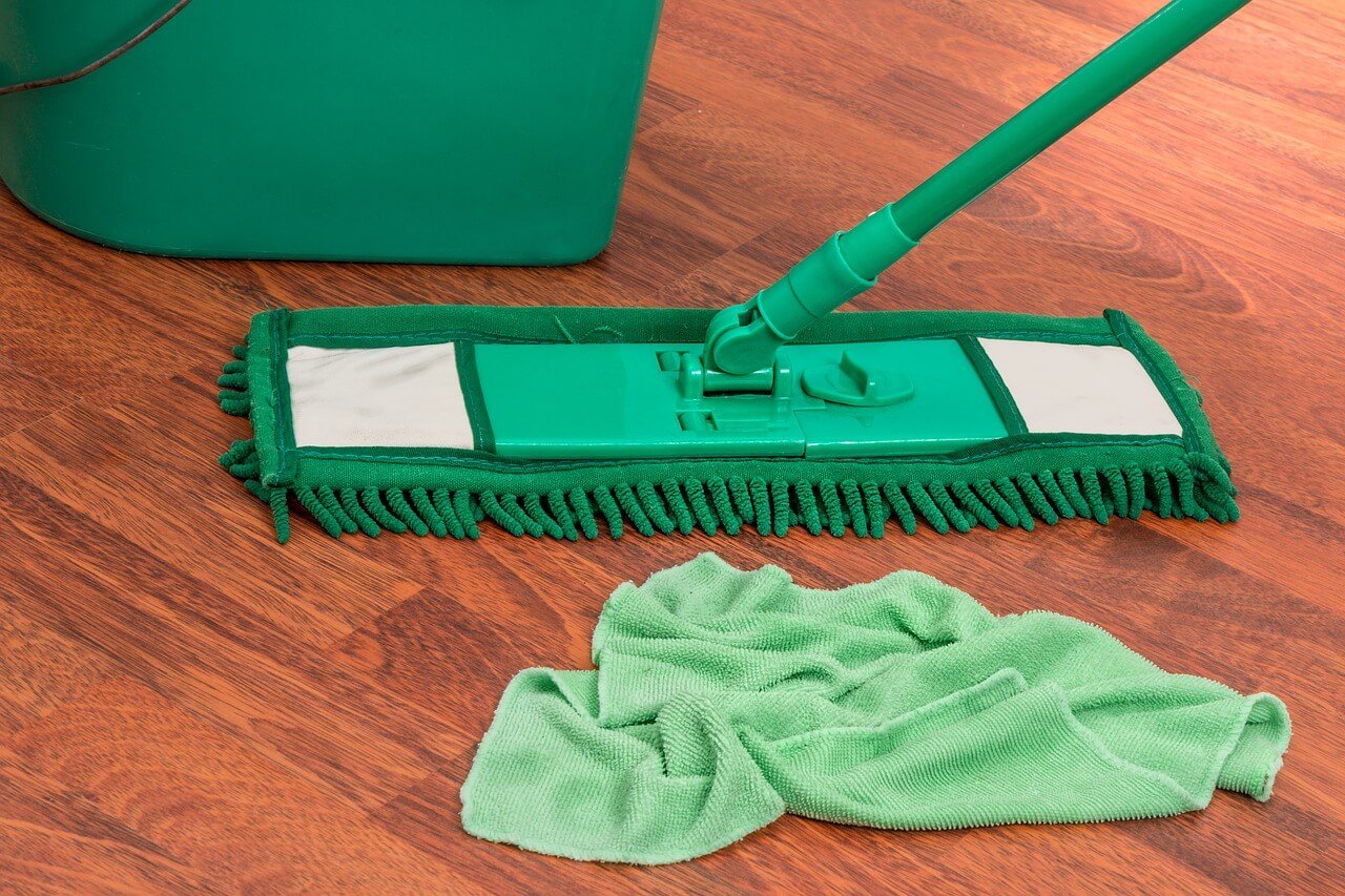 Como preparar um limpador cítrico para o piso