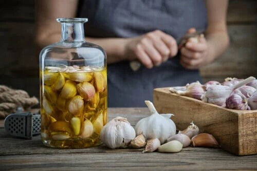 Como fazer óleo de alho em casa: receita e usos