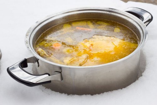 2 maneiras de preparar um caldo pobre em gorduras