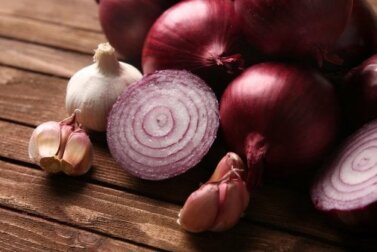 Remédios com cebola roxa para combater os vermes intestinais
