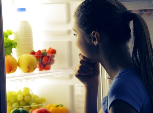 Descubra por que é importante comer em um horário adequado antes de dormir