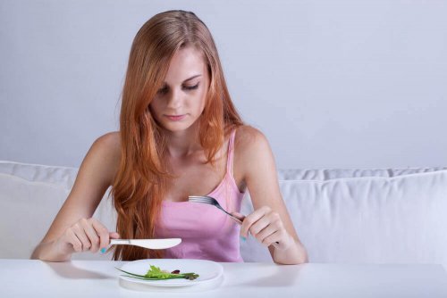 6 desvantagens que dietas extremas trazem