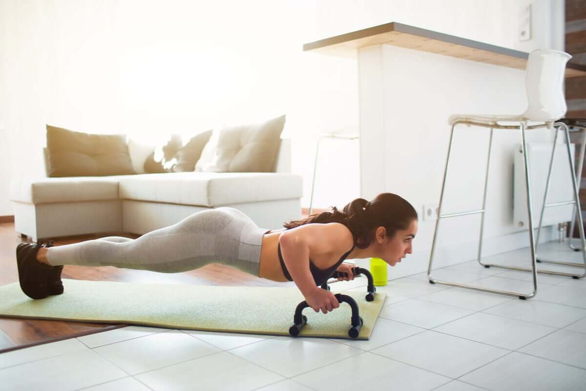 5 exercícios para ter um busto firme
