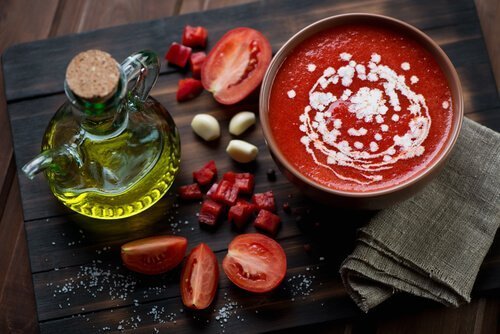 Gaspacho andaluz com azeite