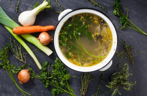 Paelha vegetariana pobre em calorias