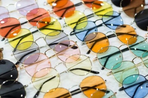 Óculos de sol de cores