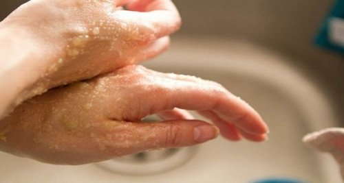 Como cuidar de mãos rachadas, recomendações: utilize luvas de proteção