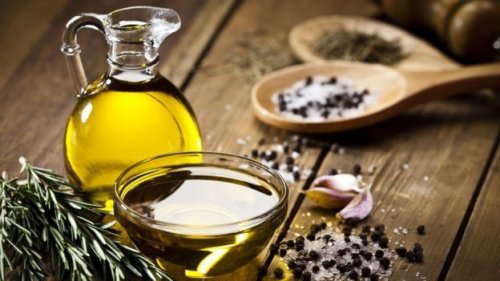 Dicas para combater o edema com a dieta: ingerir azeite de oliva