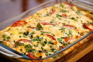 Como fazer um gratinado de abobrinha e tomate