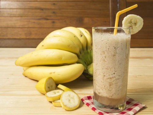 Vitamina de soja, banana e manteiga de amendoim