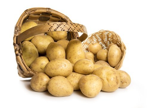 Benefícios e perigos das batatas: comê-las com casca mau lavada